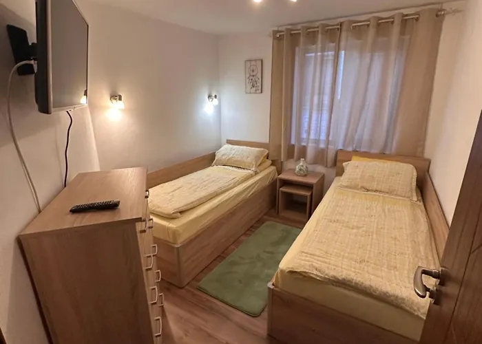 Semesterbostad Къща За Гости Romano Tjepelare